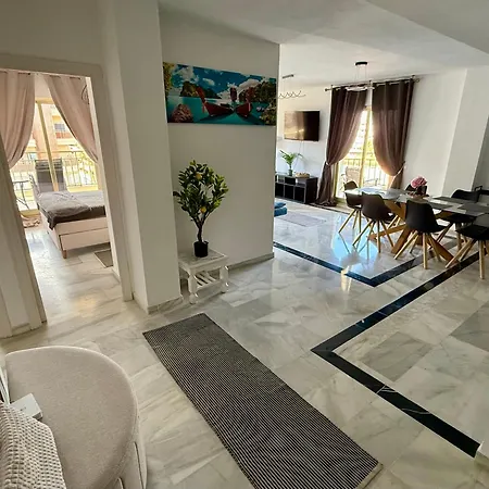 Playa Dona Sofia Bella Апартаменты Фуэнхирола